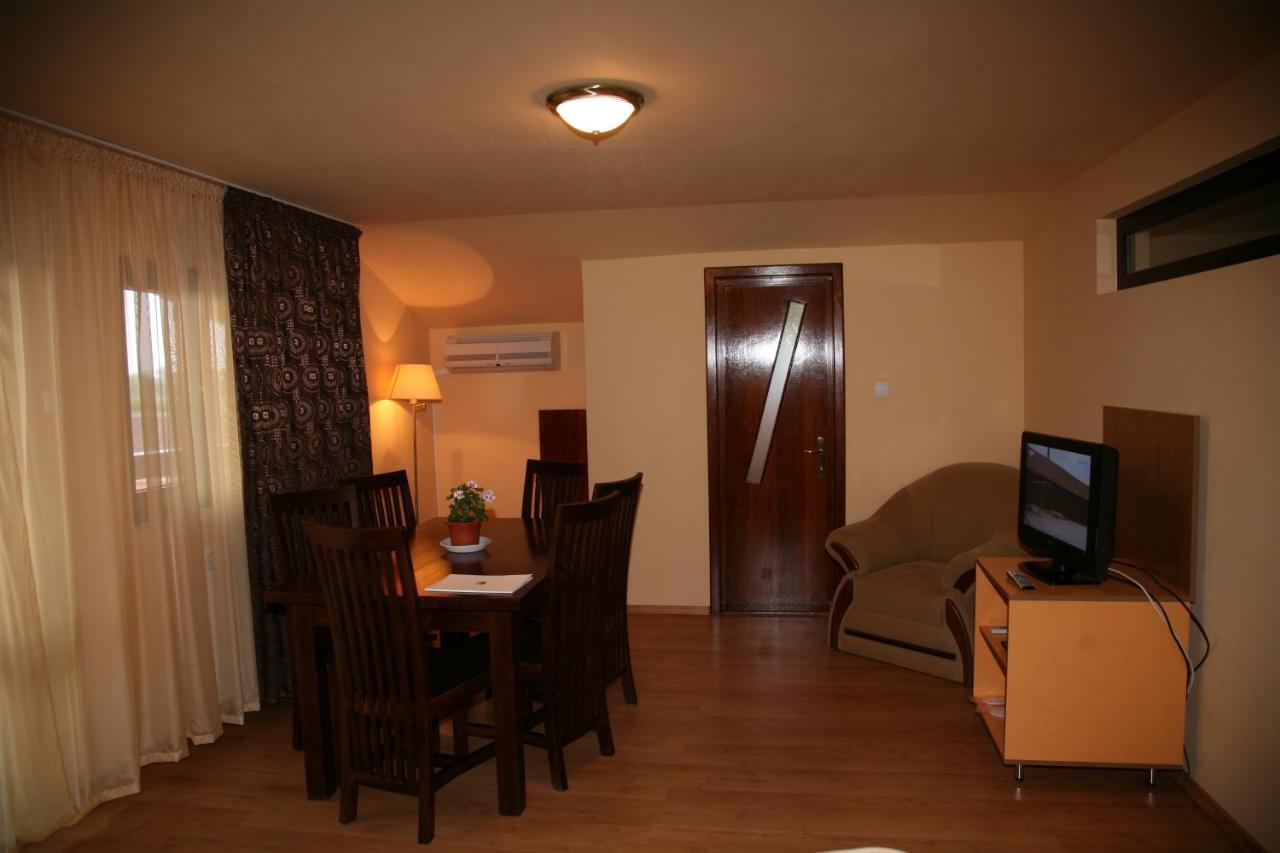 Vila Delta Travel - Mila 23 Мила-Доуэзечи-ши-Трей Номер фото